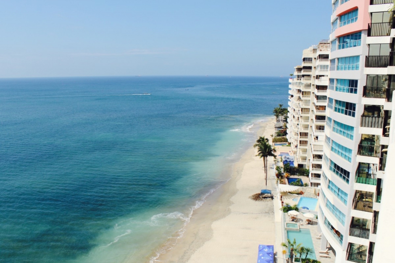 chambre-hote-AURIBEAU SUR SIAGNE-min_beach_ocean_shore_hotel_palm_tree-33726